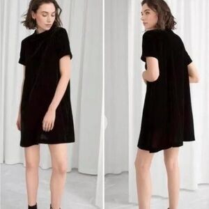 & Other Stories Black Velvet Dress (Sz 4)